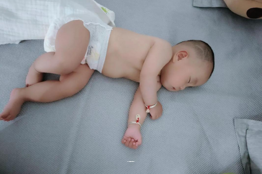 泰安怀孕多久会显肚子